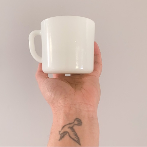 Vintage | Anchor Hocking | Milk Glass Mug Set - Picture 4 of 4